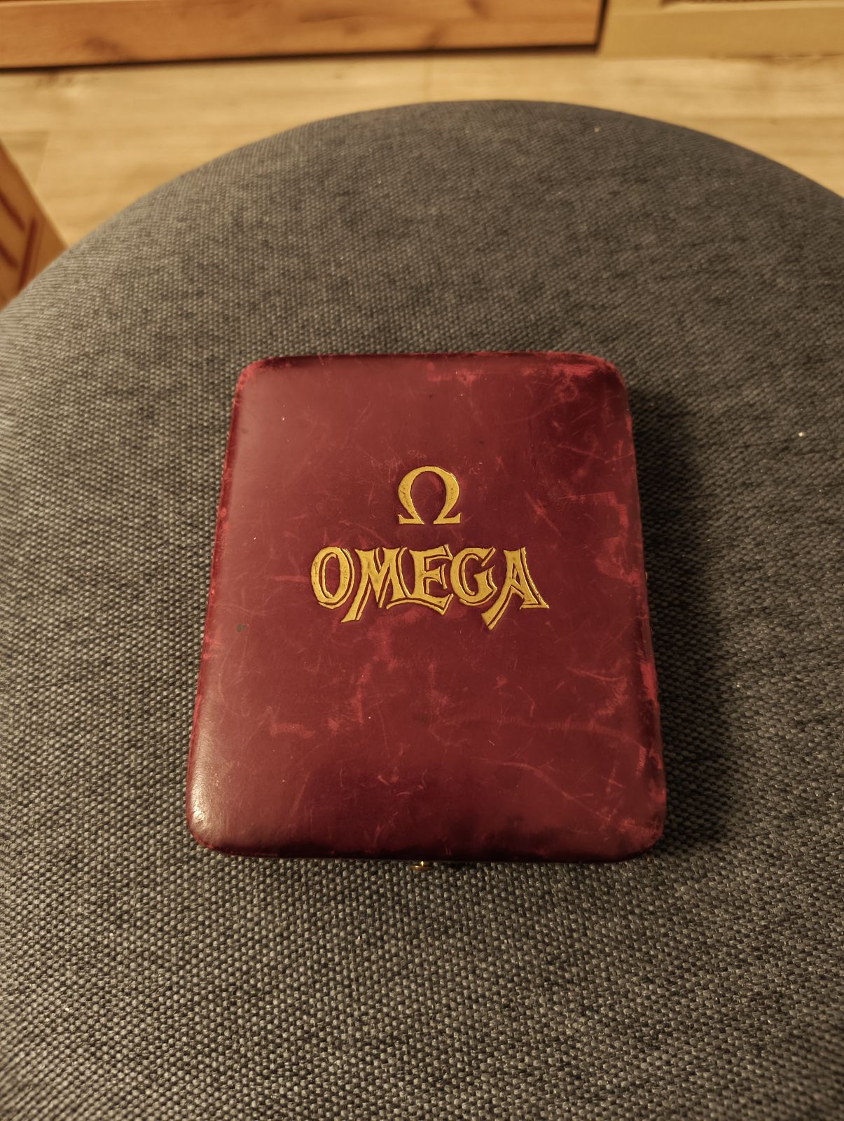 Omega zsebóra doboz