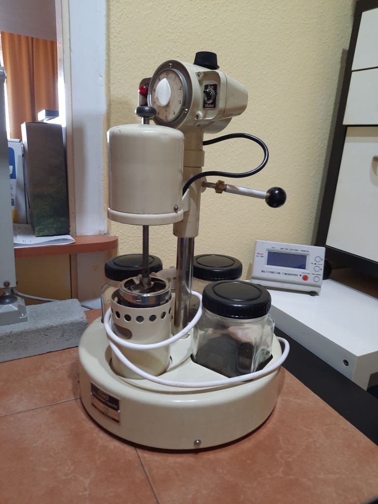ELMA-Smidbauer-fehér óramosógép-percjelzővel